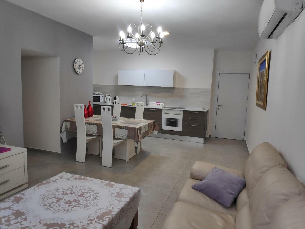 Herzliya Center Apartments Номер фото