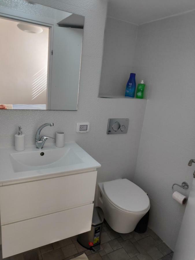 Herzliya Center Apartments Номер фото